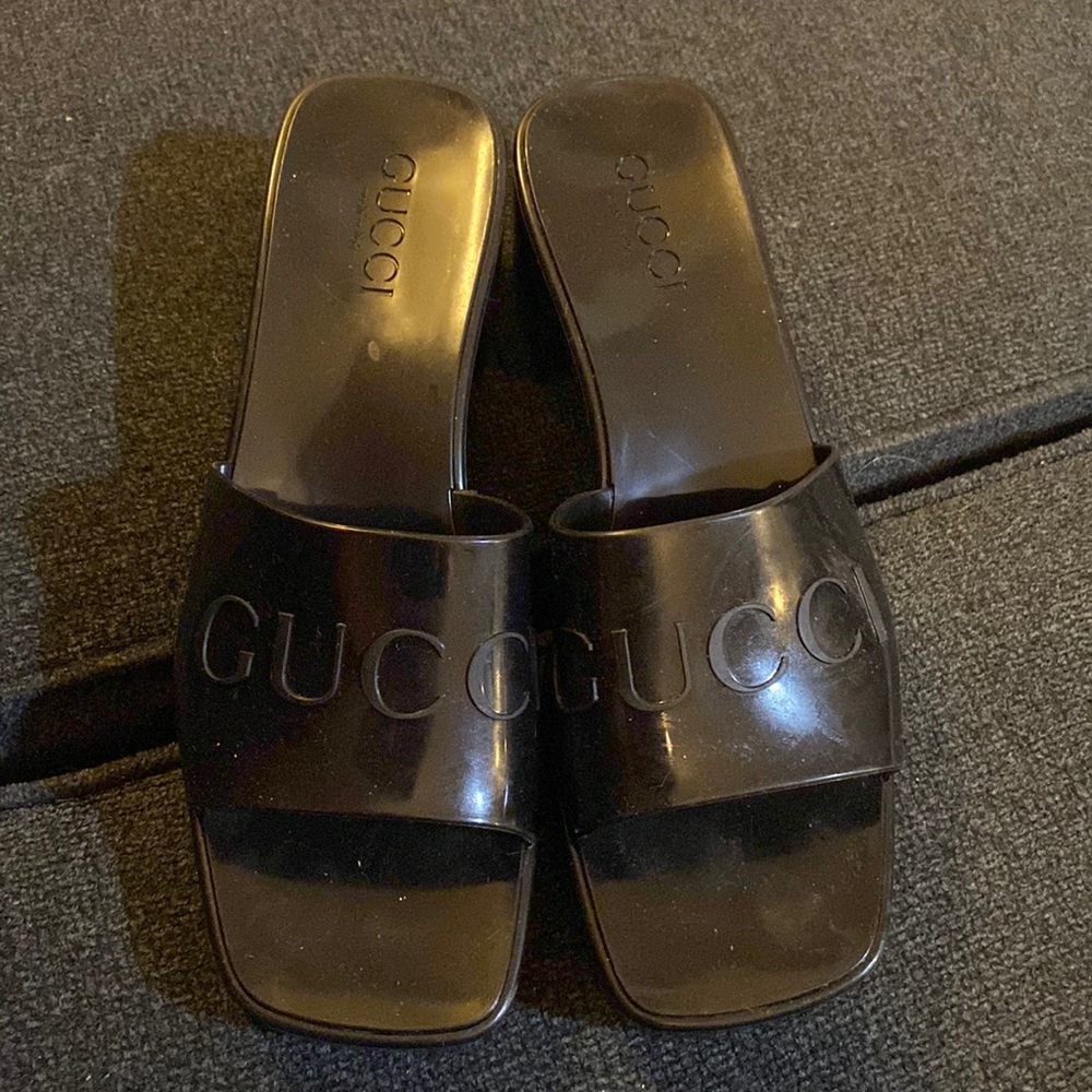 Gucci Rubber Logo Sandal Slipper size 38